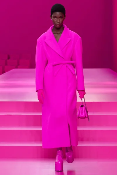 Look 3